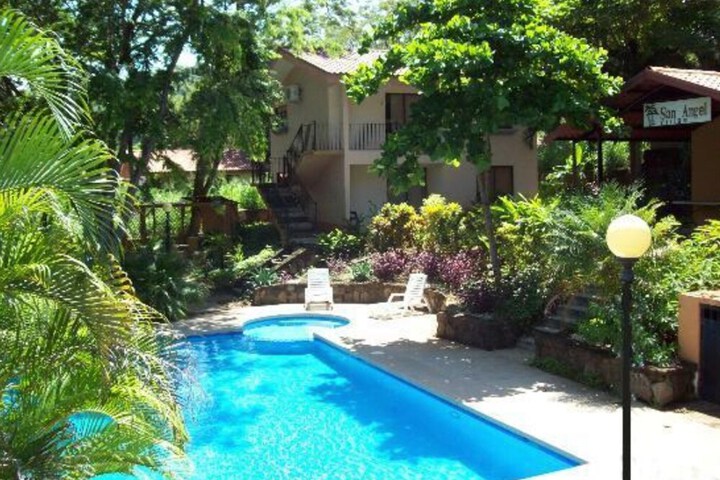 Pool 6 of 9