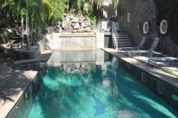 Pool 19 of 24