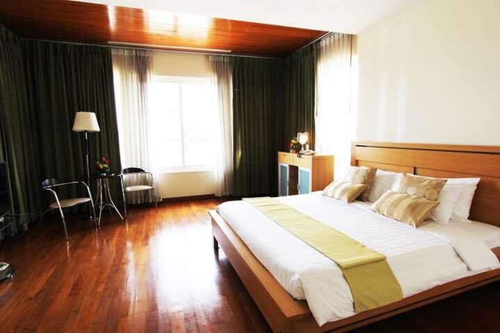 Room 5 of 86