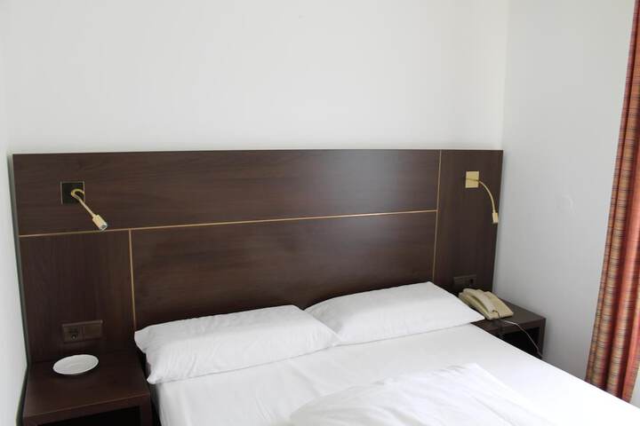 Room 22 of 54