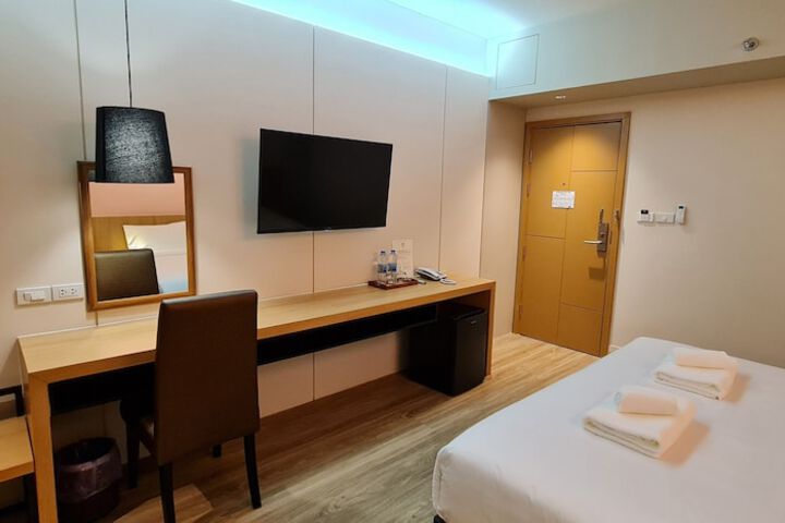 Room 9 of 29