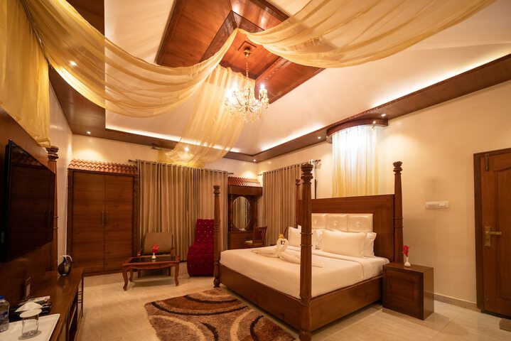 Room 52 of 102