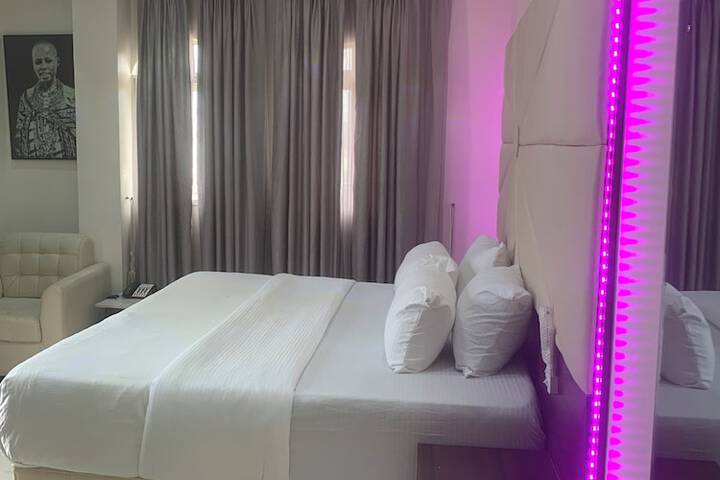 Room 2 of 34