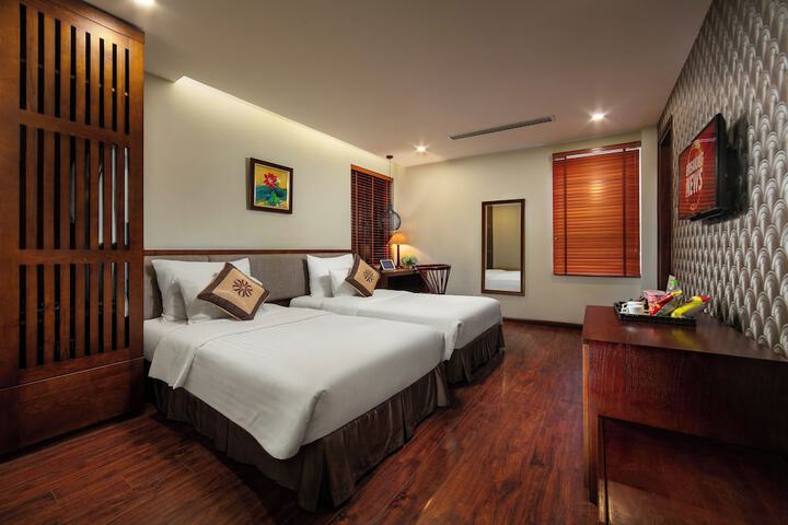 Room 16 of 52