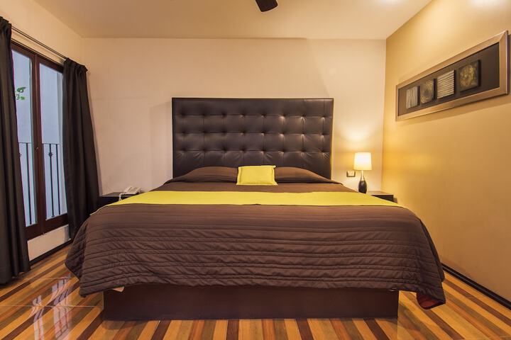 Room 4 of 38