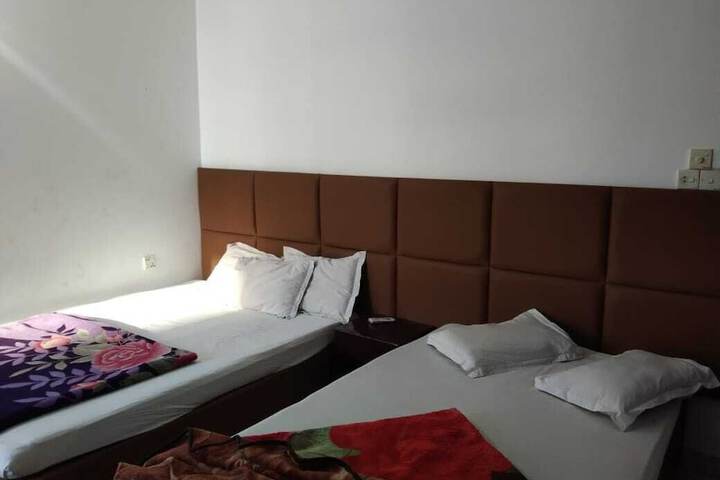 Room 6 of 23