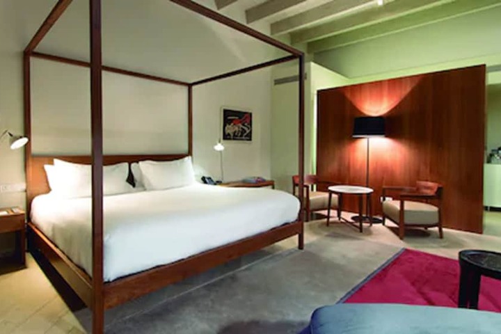 Room 12 of 35