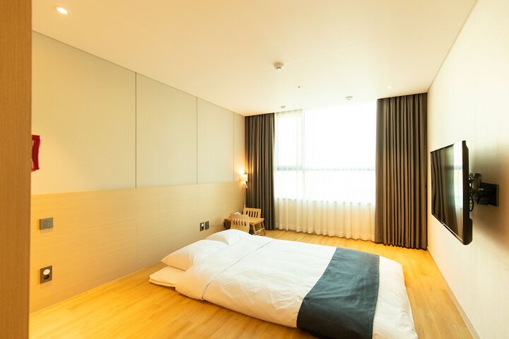 Room 30 of 61