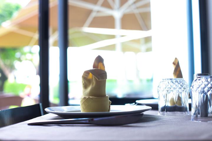 Dining 93 of 147