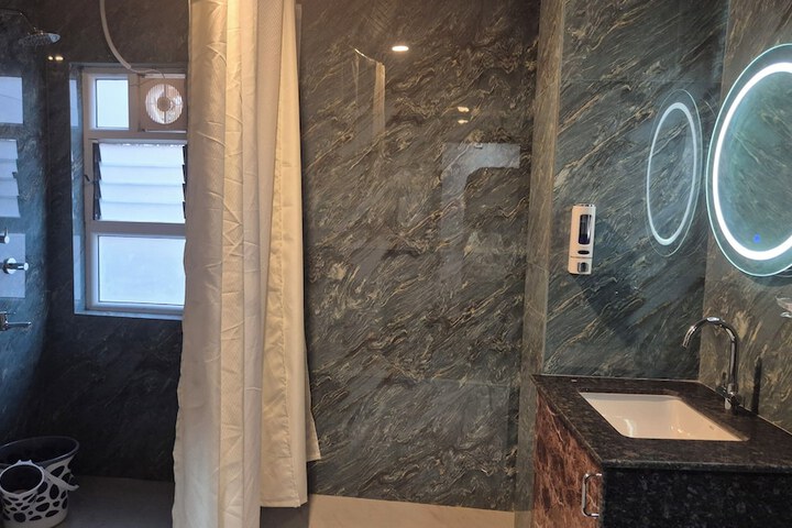 Room 21 of 27