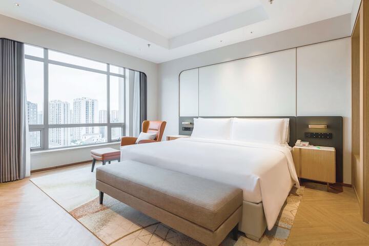 Room 25 of 65