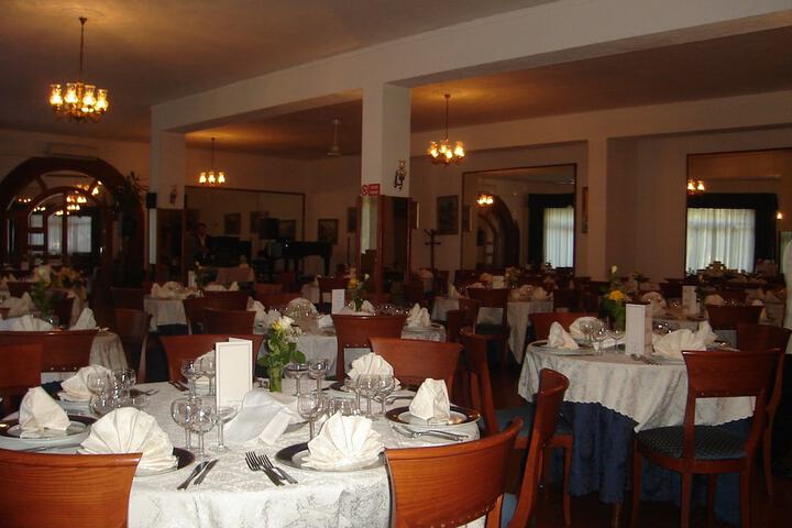 Ballroom/Hall 30 of 42