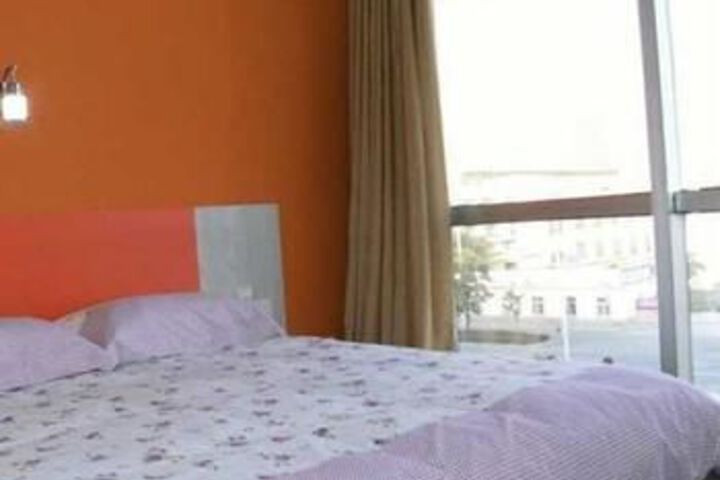 Room 4 of 28