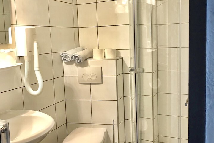 Room 3 of 13