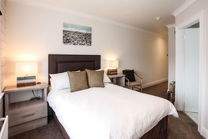 Room 10 of 46