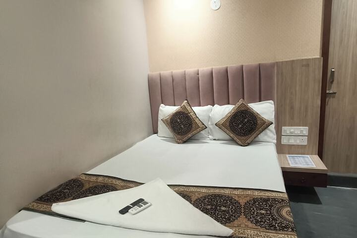 Room 8 of 54