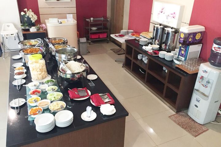 Breakfast/Coffee Service 28 of 33