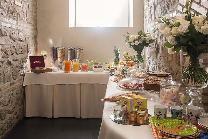 Breakfast/Coffee Service 40 of 55