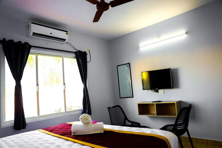 Room 4 of 13