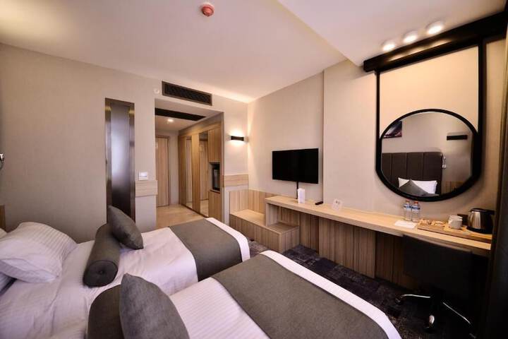 Room 10 of 63