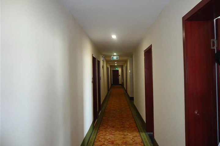 Ballroom/Hall 21 of 23
