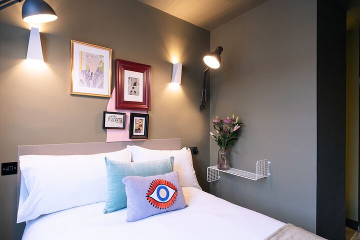 Room 19 of 46