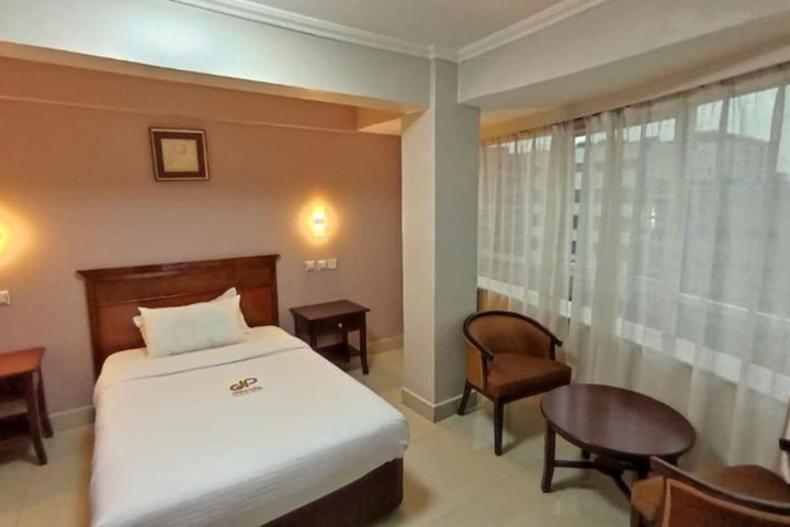 Room 19 of 32