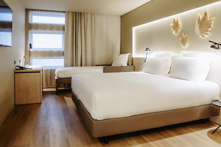 Room 48 of 118