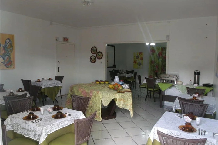 Dining 16 of 16