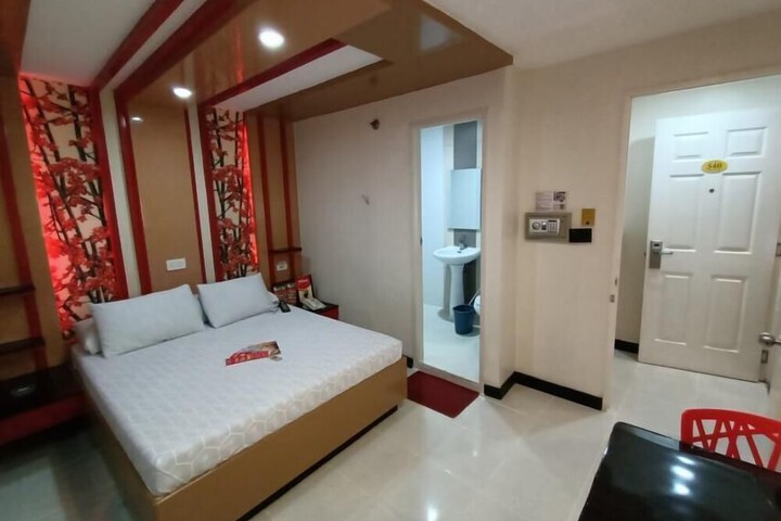 Room 19 of 25