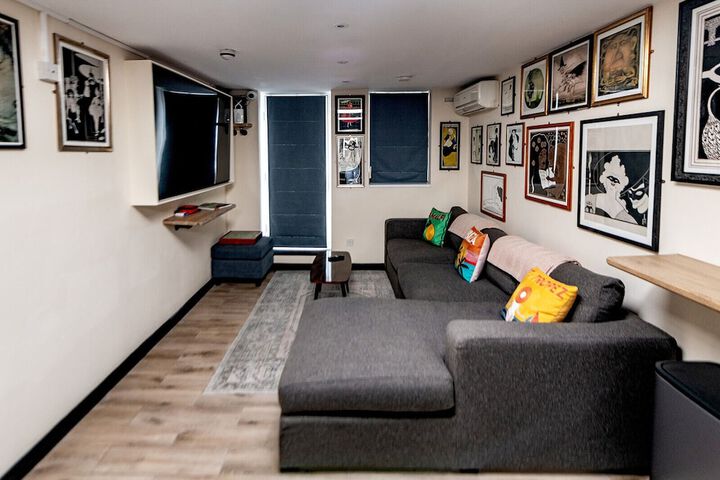 Room 25 of 36