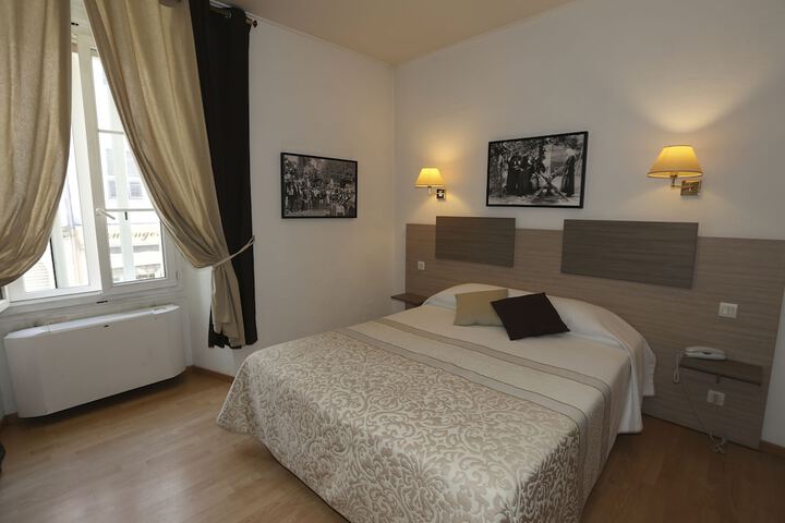 Room 7 of 30