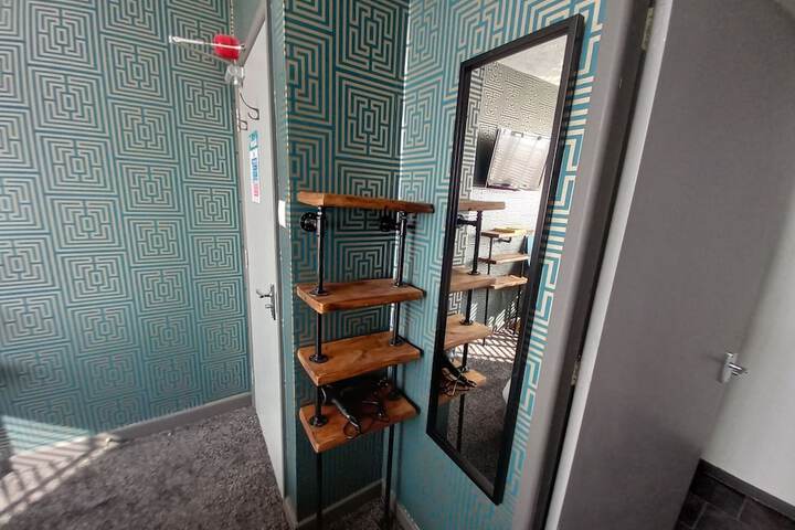 Room 8 of 114