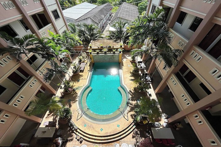 Hotel Pool