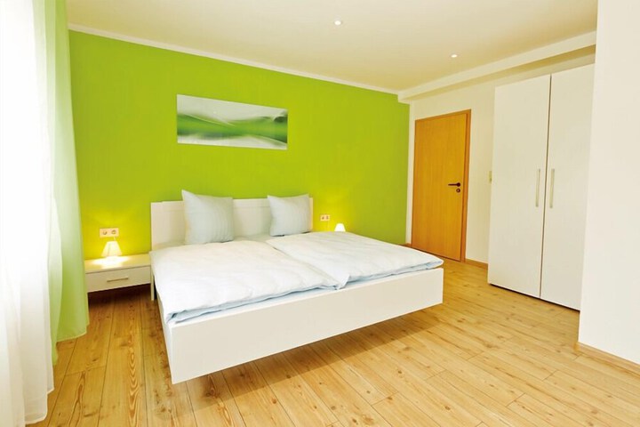 Room 7 of 18