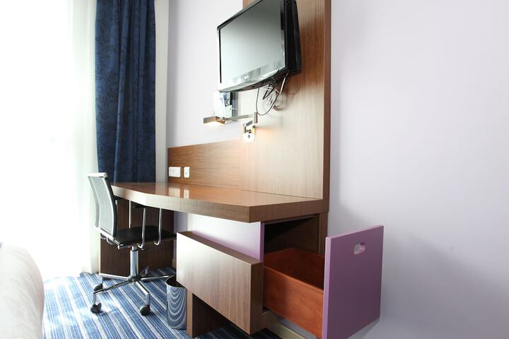 Room 11 of 26