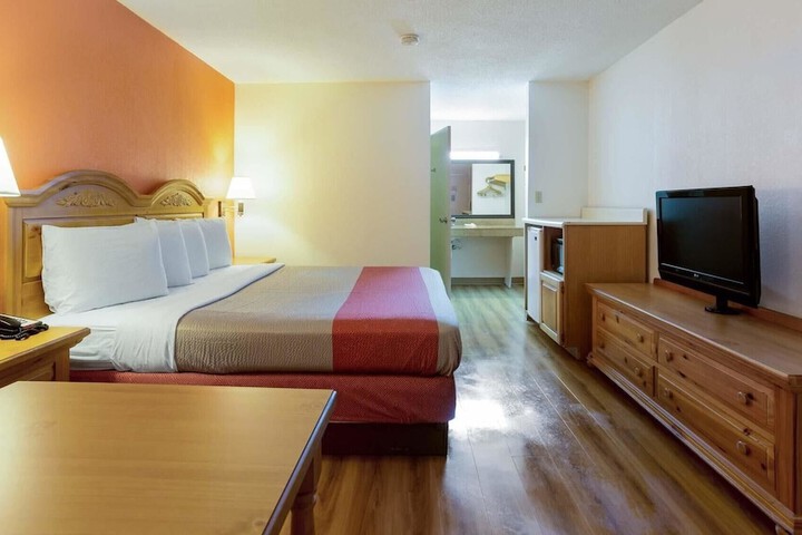 Room 16 of 44