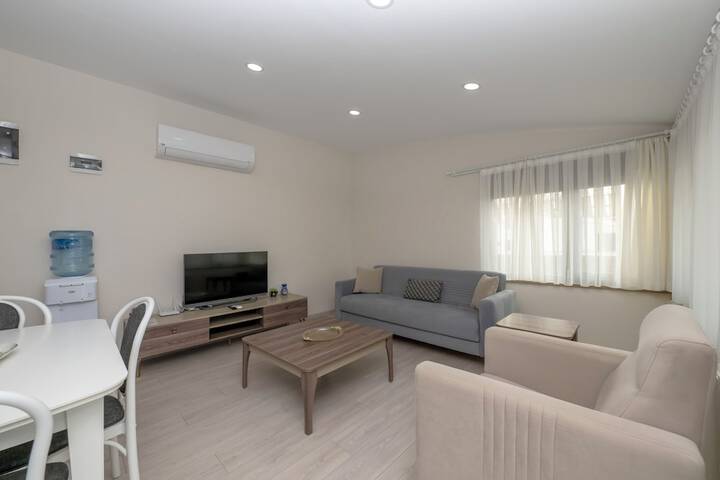 Room 186 of 271