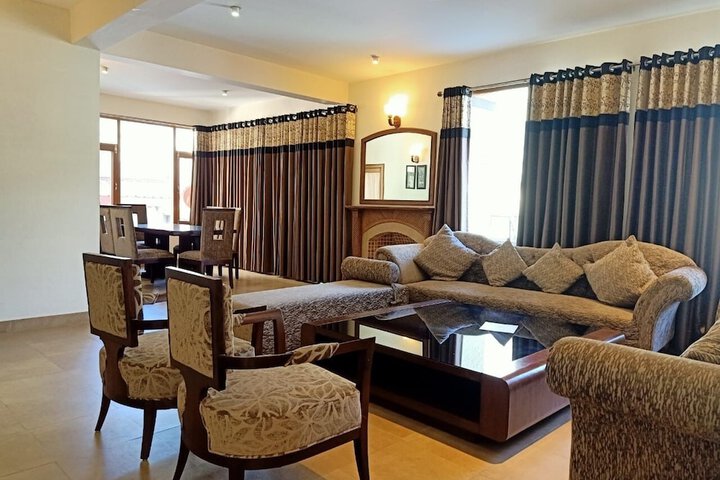 Room 8 of 158