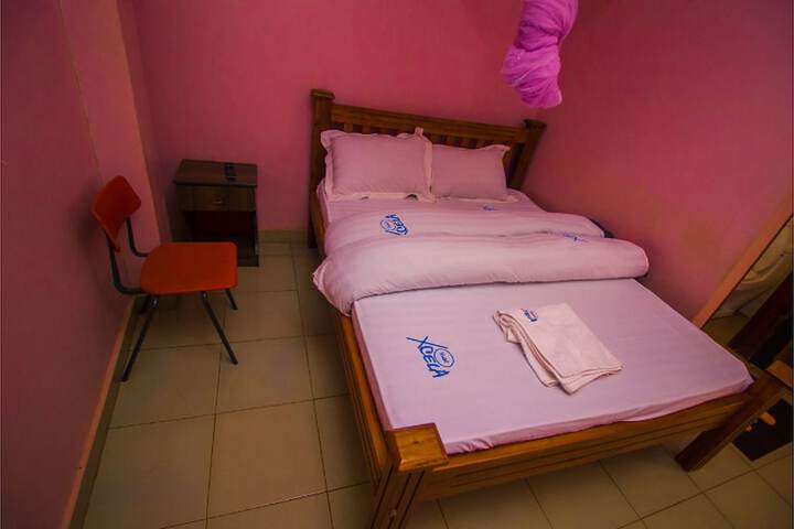 Room 6 of 14