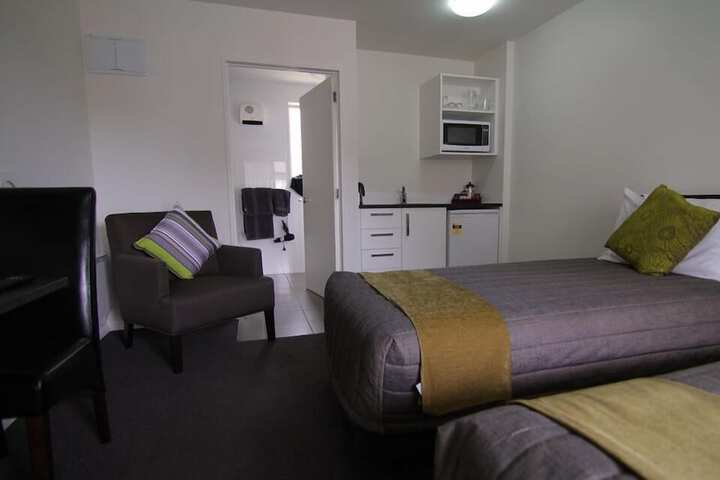 Room 7 of 76