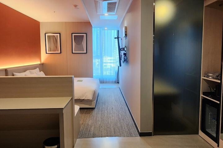 Room 55 of 219