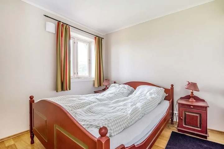 Room 5 of 27