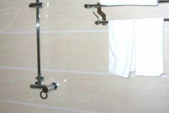 Room 6 of 8