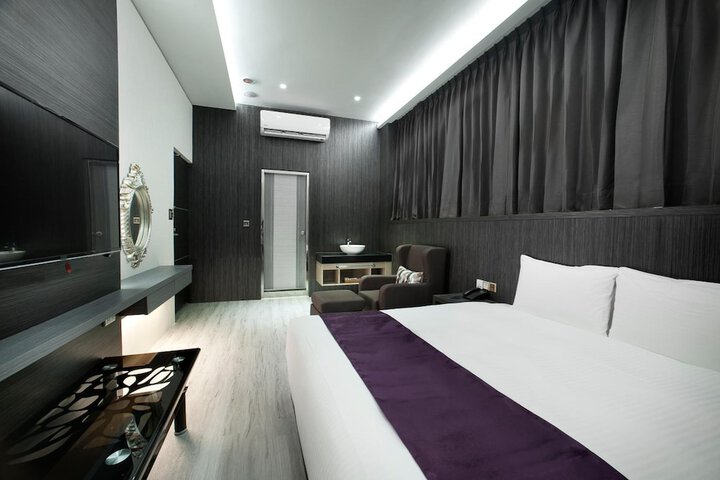 Room 14 of 35