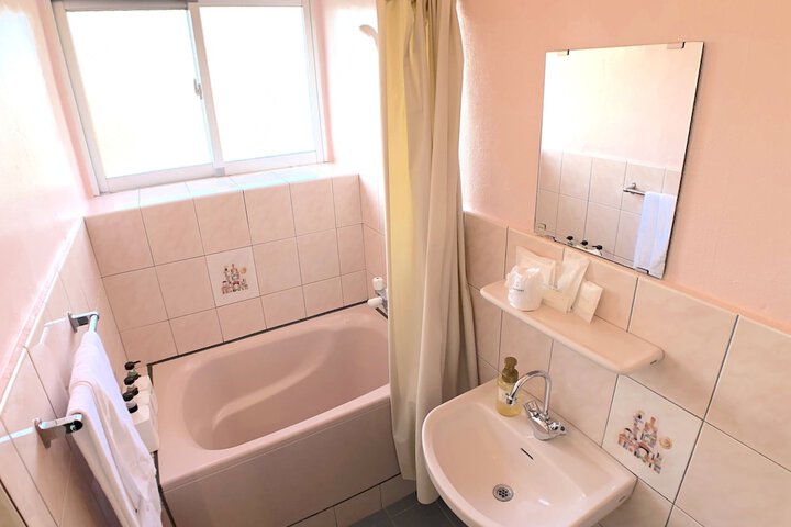 Room 35 of 79