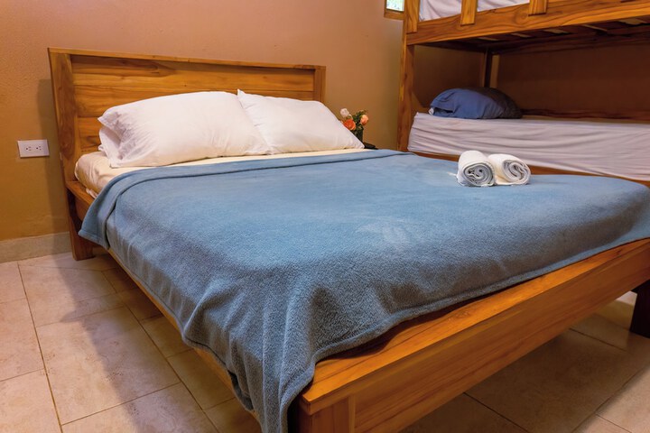 Room 14 of 110