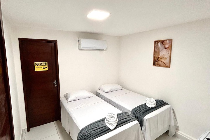 Room 12 of 21