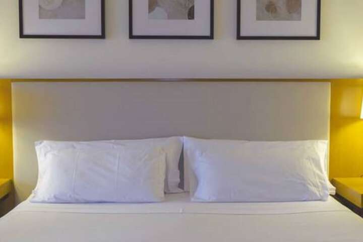 Room 4 of 39
