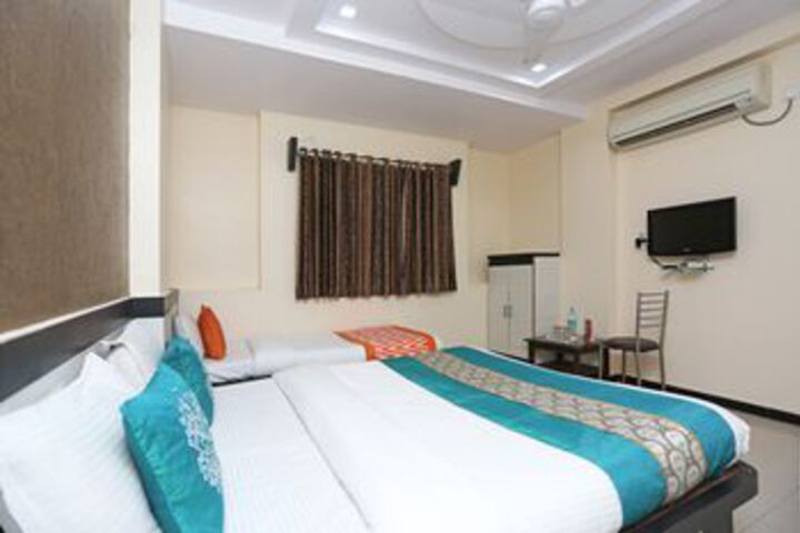 Room 9 of 23